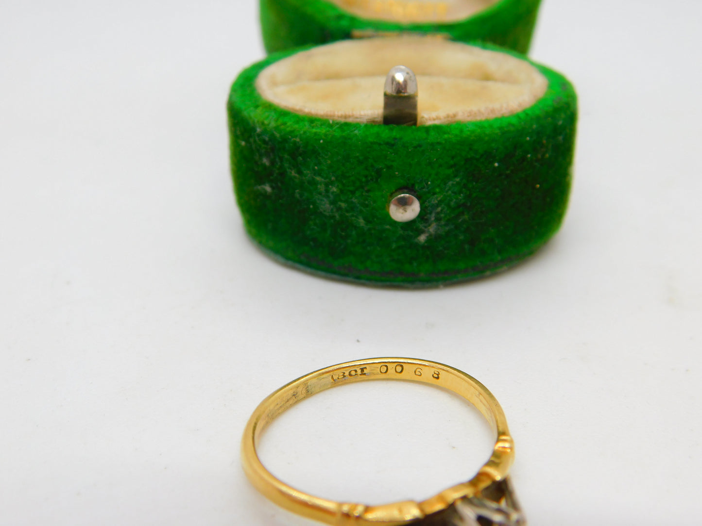 Victorian 18ct Yellow Gold 0.1ct Diamond Solitaire Ring Antique c1890