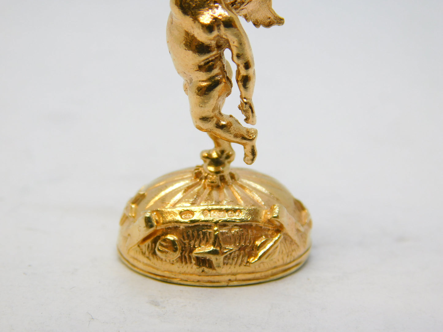 9ct Yellow Gold Large Winged Cherub Onyx Set Fob Pendant Vintage 1974 London