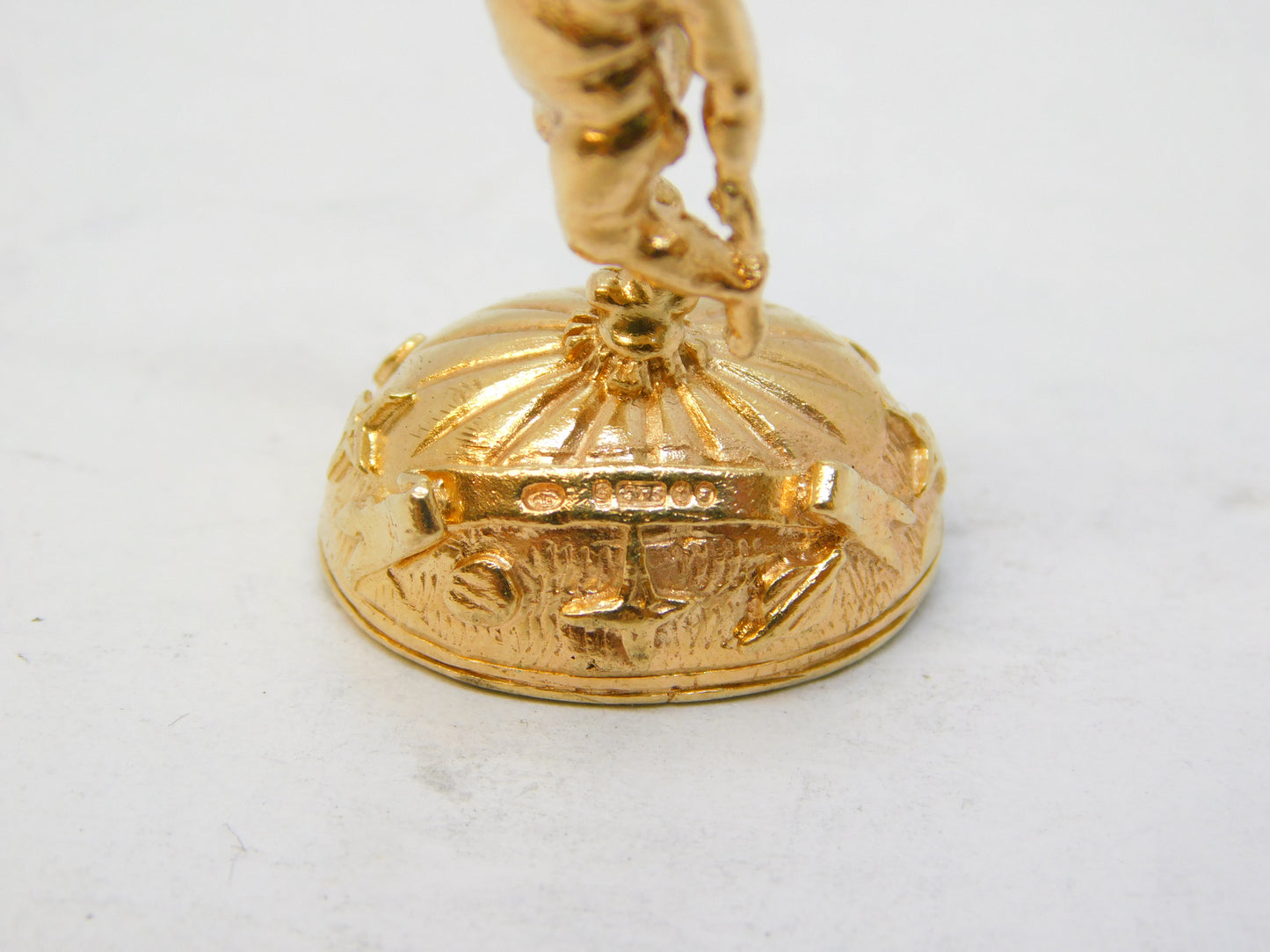 9ct Yellow Gold Large Winged Cherub Onyx Set Fob Pendant Vintage 1974 London