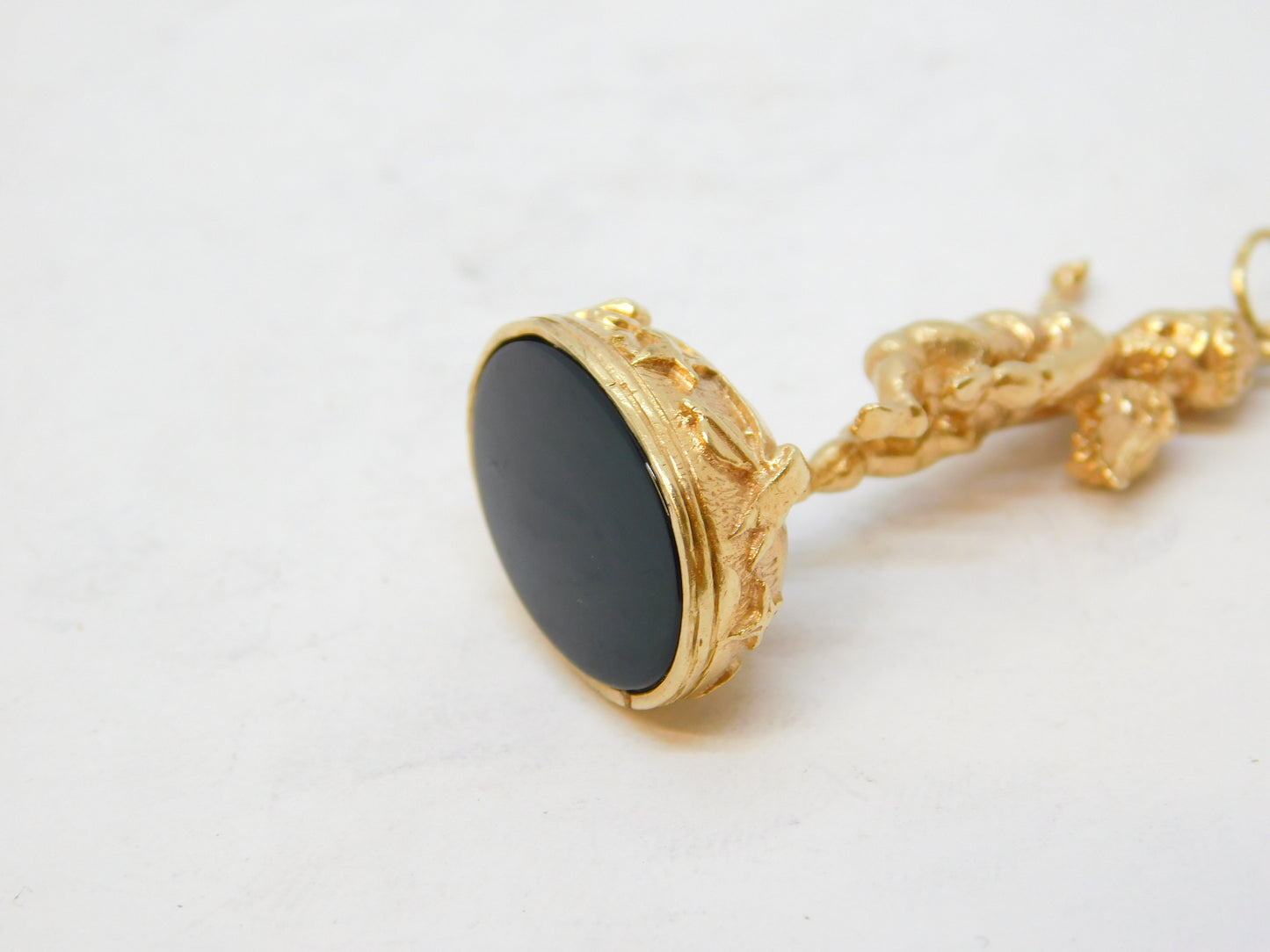 9ct Yellow Gold Large Winged Cherub Onyx Set Fob Pendant Vintage 1974 London