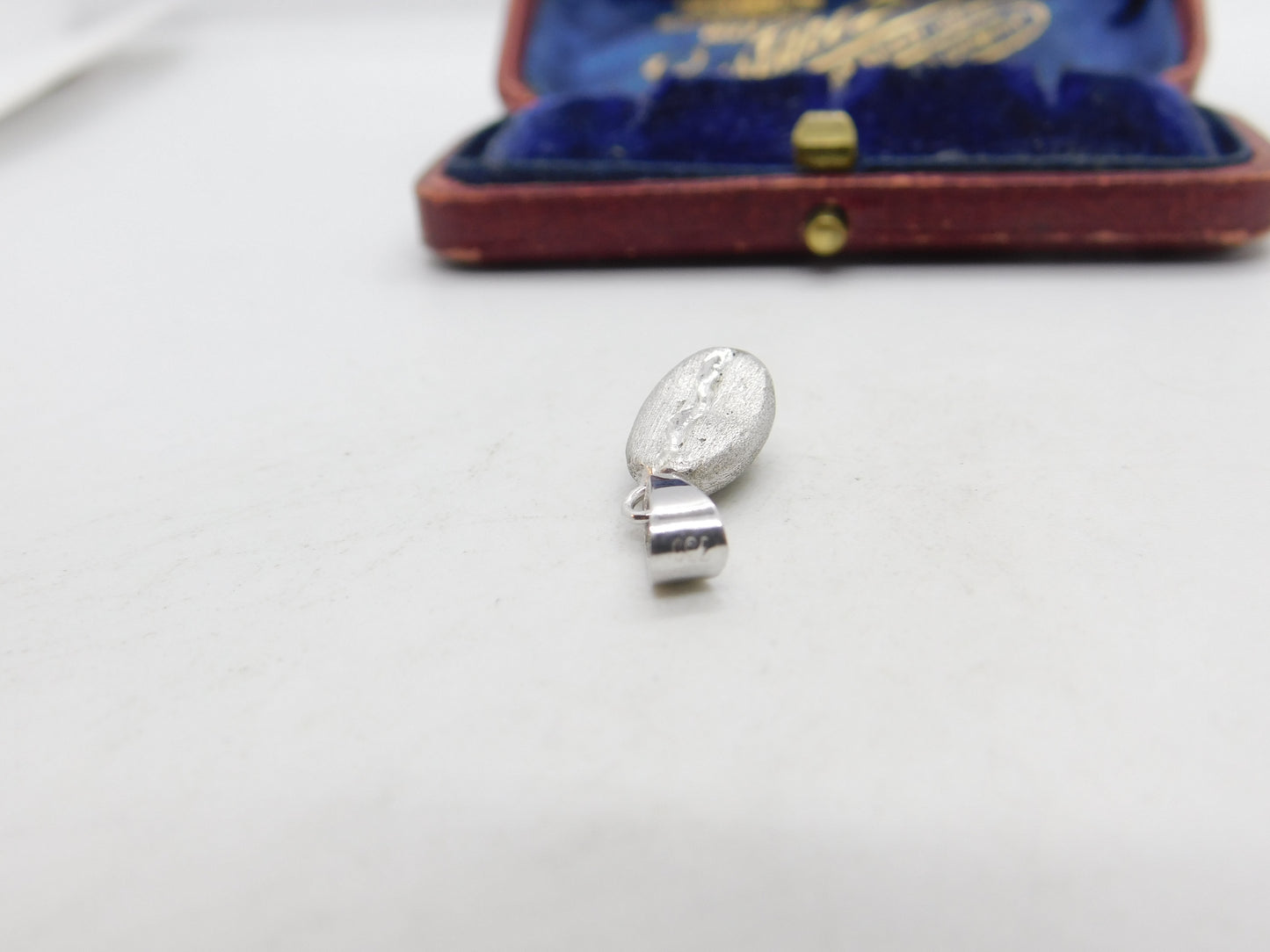 18ct White Gold Coffee Bean Charm or Pendant Vintage c2000