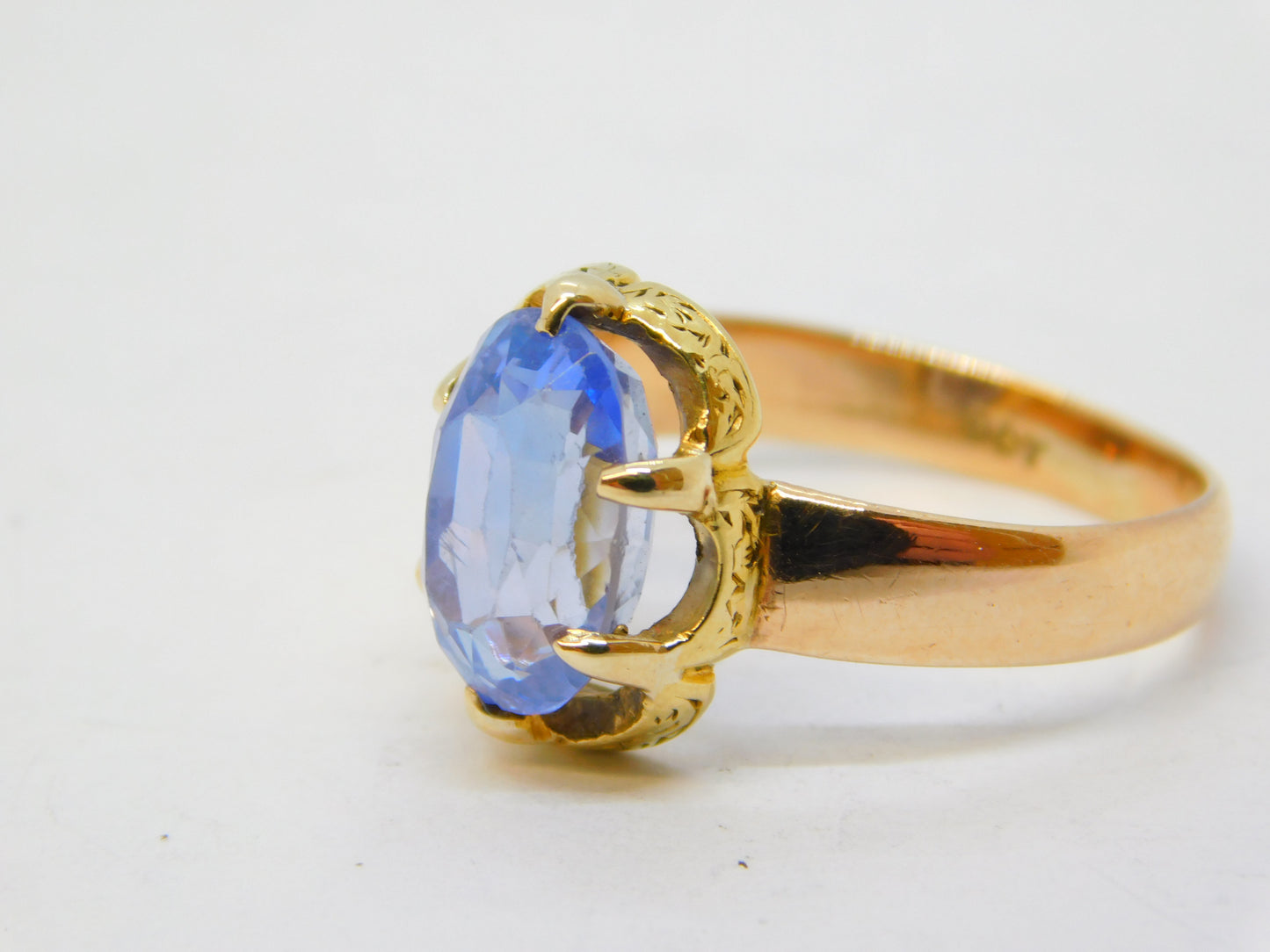 19th Century 18ct Gold Set 2.5ct Oval Cut Ceylon Sapphire Ring Antique c1860
