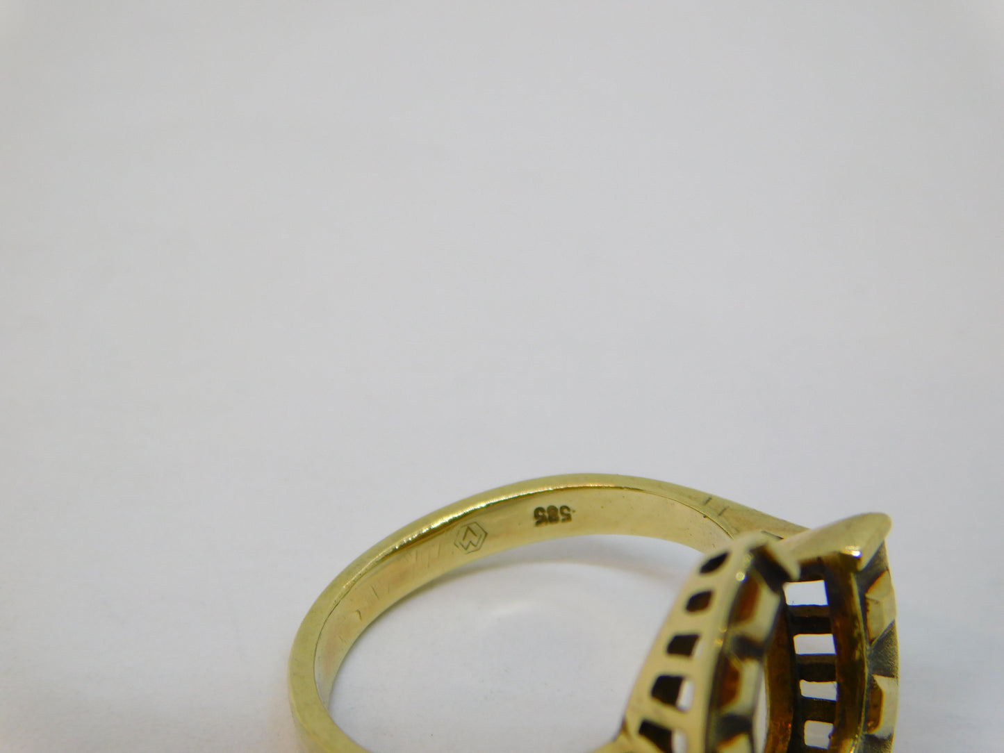 14ct Yellow Gold Lucky Horseshoe Dress Ring Vintage c1970 Continental
