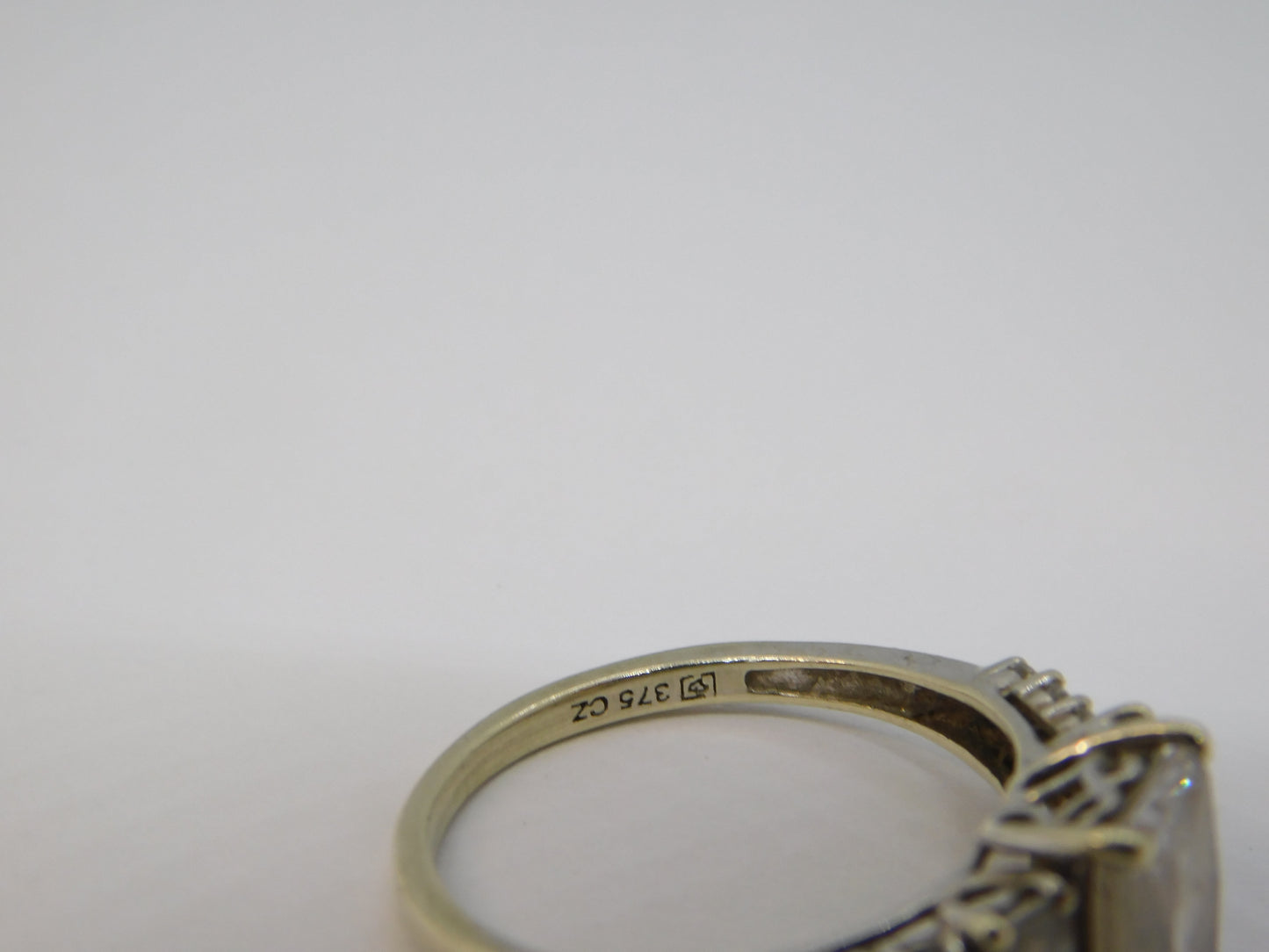 9ct White Gold & Spinel Set Graduating Dress Ring Vintage c1990