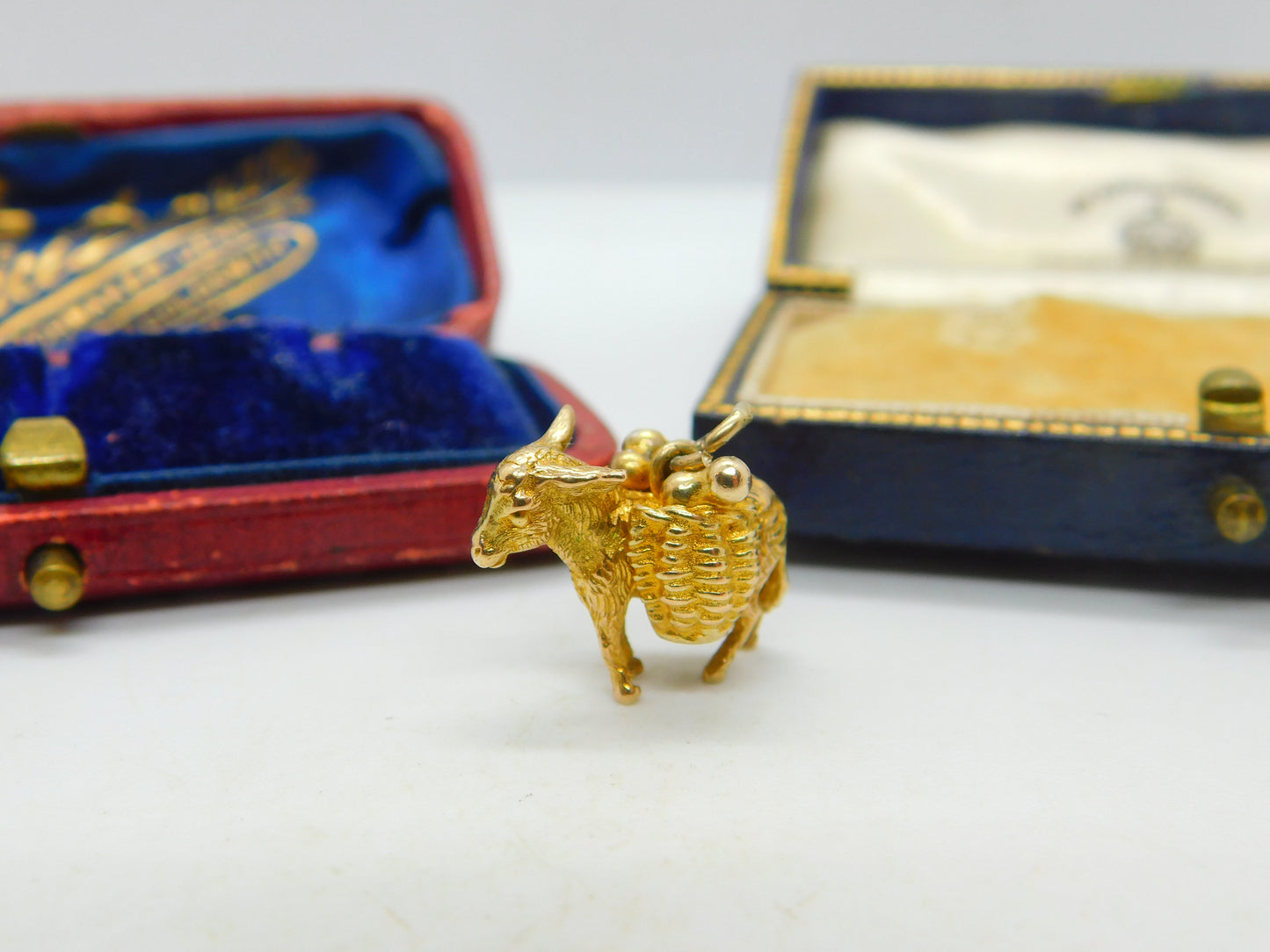 9ct Yellow Gold Donkey Carrying Baskets Charm Pendant Vintage 1982 Birmingham