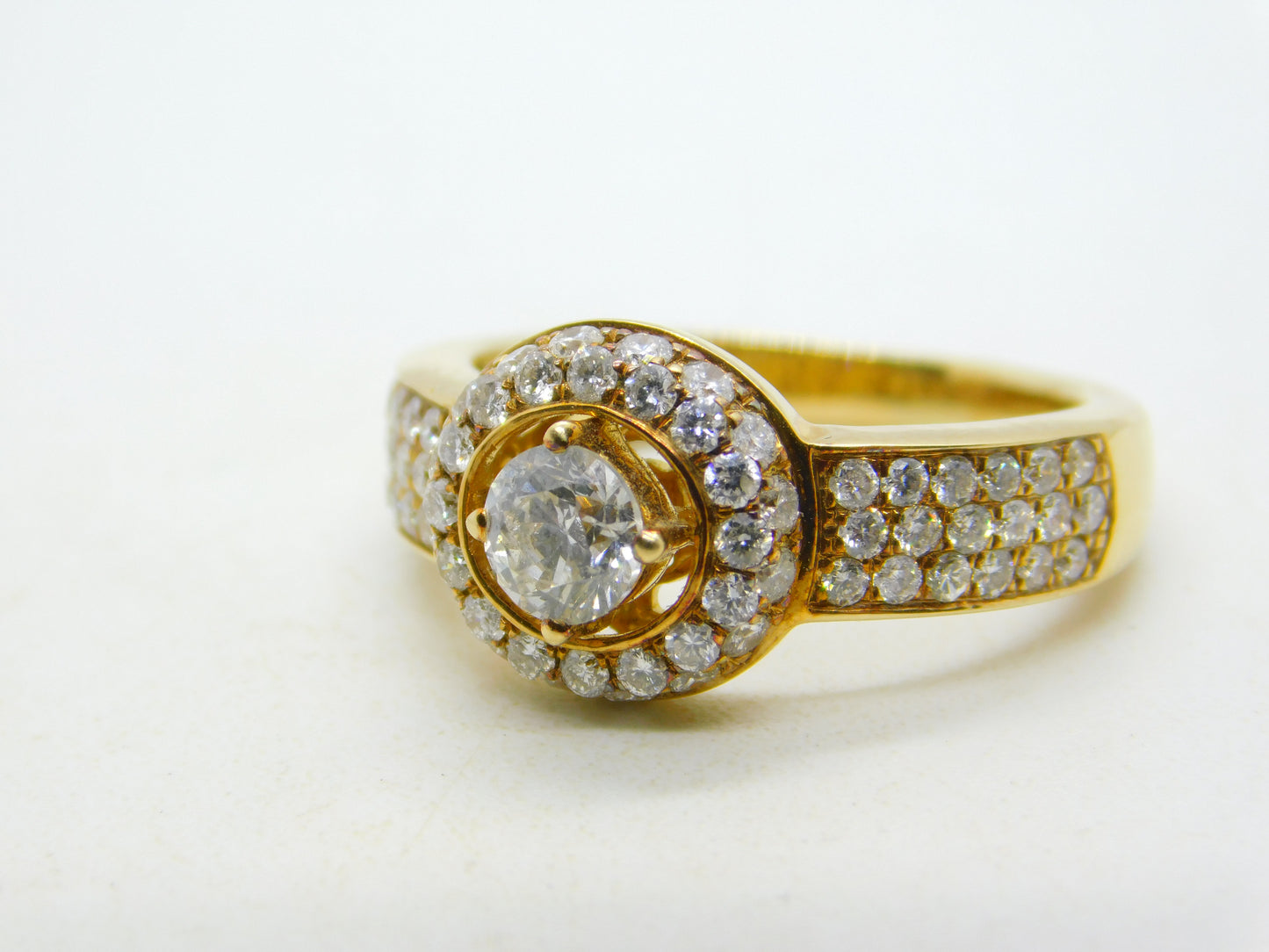 18ct Yellow Gold & 0.5ct Round Cut Diamond Halo Ring Vintage c2000