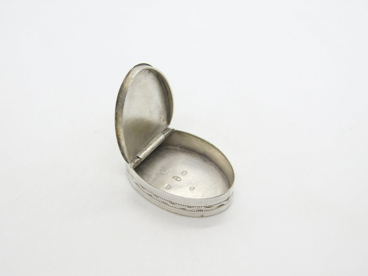 George III Sterling Silver Oval Form Pill or Patch Box Antique 1791 Birmingham