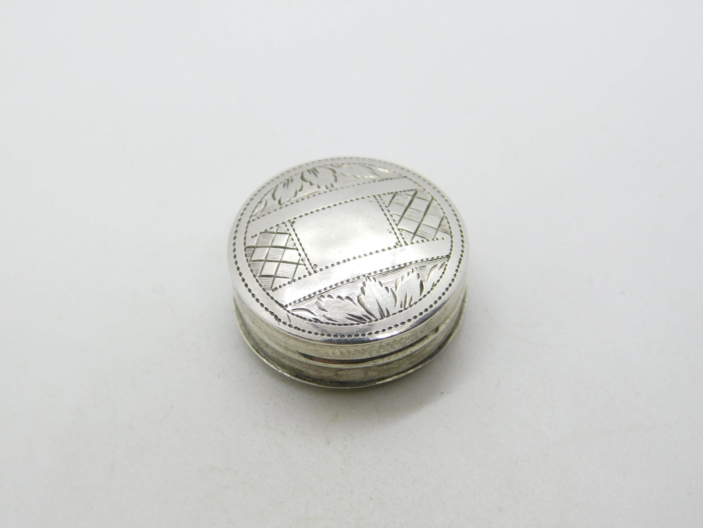 George III Sterling Silver Gaming Counter Box w. Pearl Counters Antique c1790