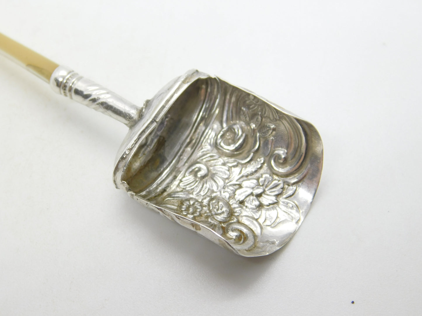 George III Sterling Silver Mother of Pearl Floral Tea Caddy Spoon Antique 1813 Birmingham