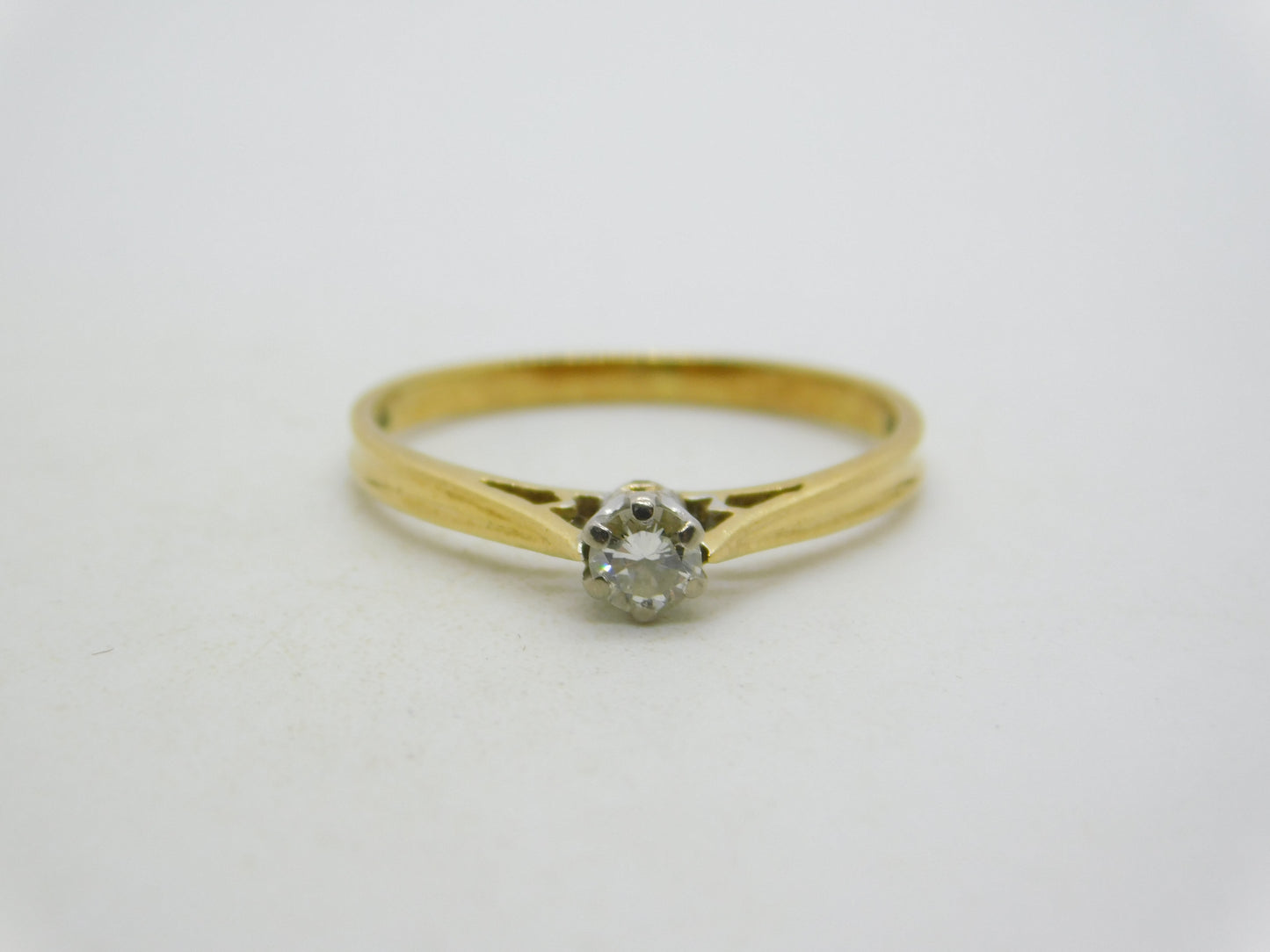 18ct Yellow Gold & 0.1ct Diamond Solitaire Ring Vintage 1983 London