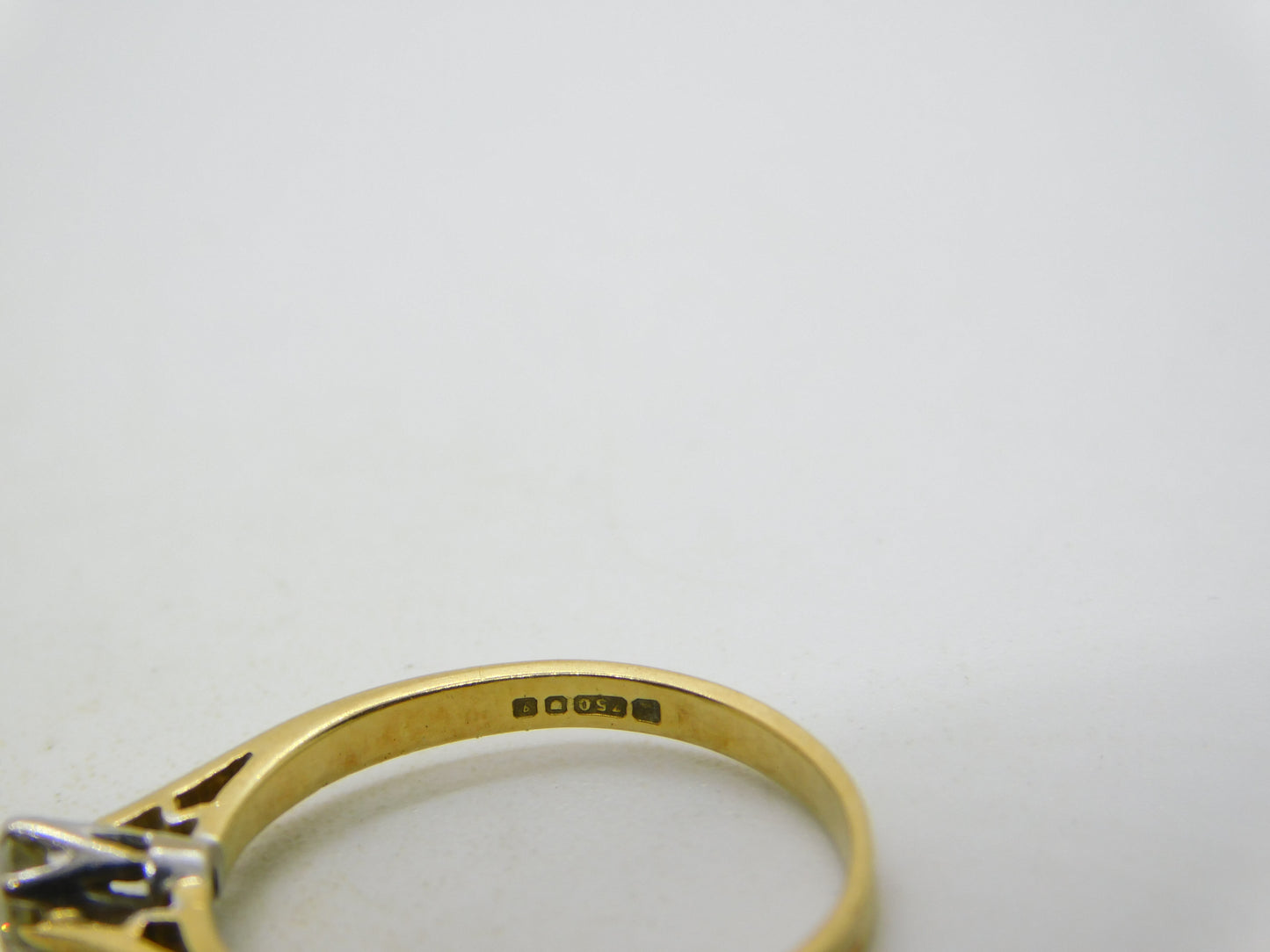 18ct Yellow Gold & 0.1ct Diamond Solitaire Ring Vintage 1983 London