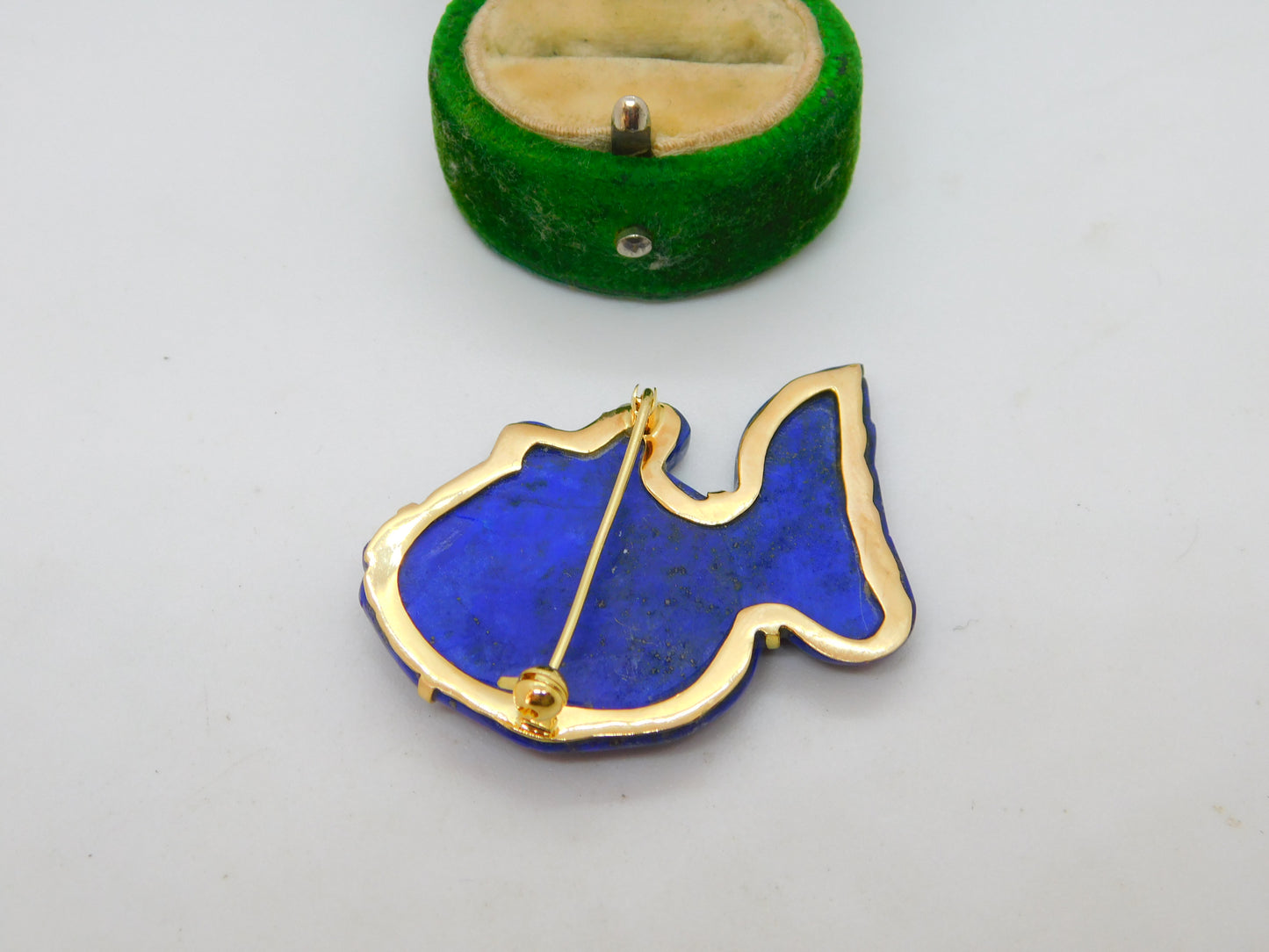 14ct Yellow Gold, Carved Lapis Lazuli & Diamond Fish Brooch Vintage c1980