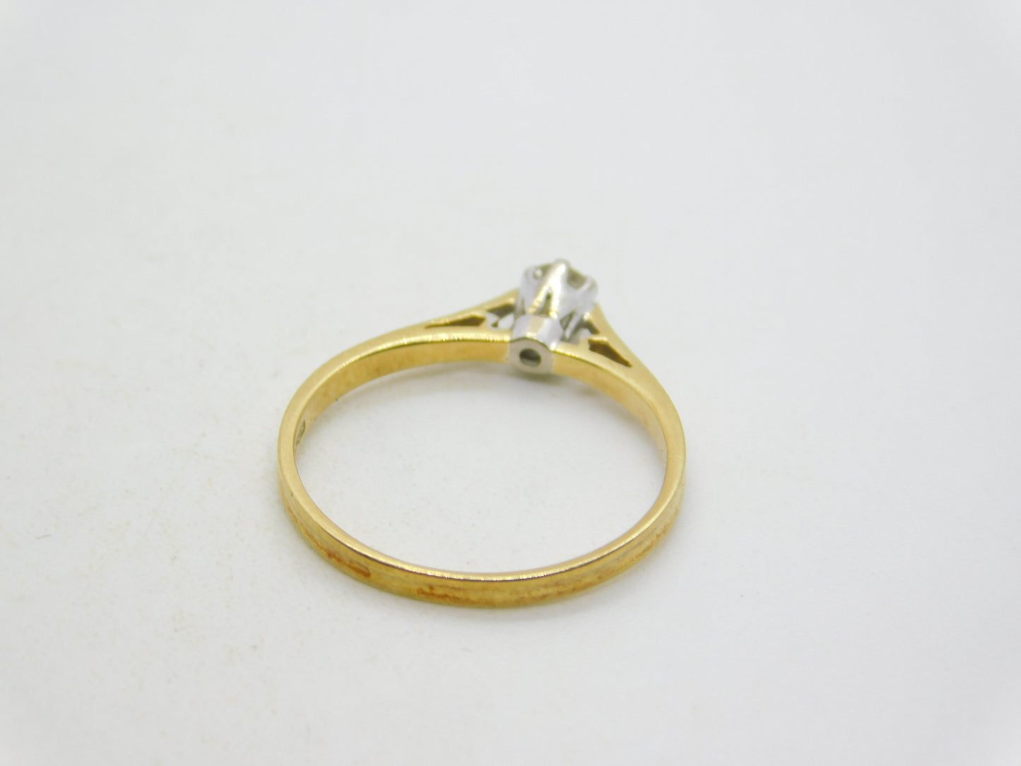 18ct Yellow Gold & 0.1ct Diamond Solitaire Ring Vintage 1983 London