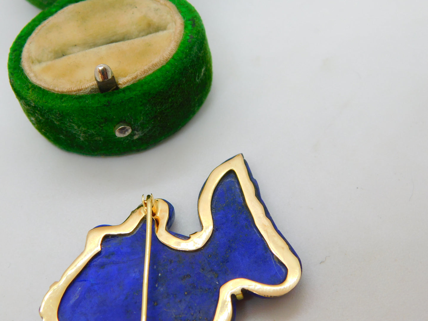 14ct Yellow Gold, Carved Lapis Lazuli & Diamond Fish Brooch Vintage c1980