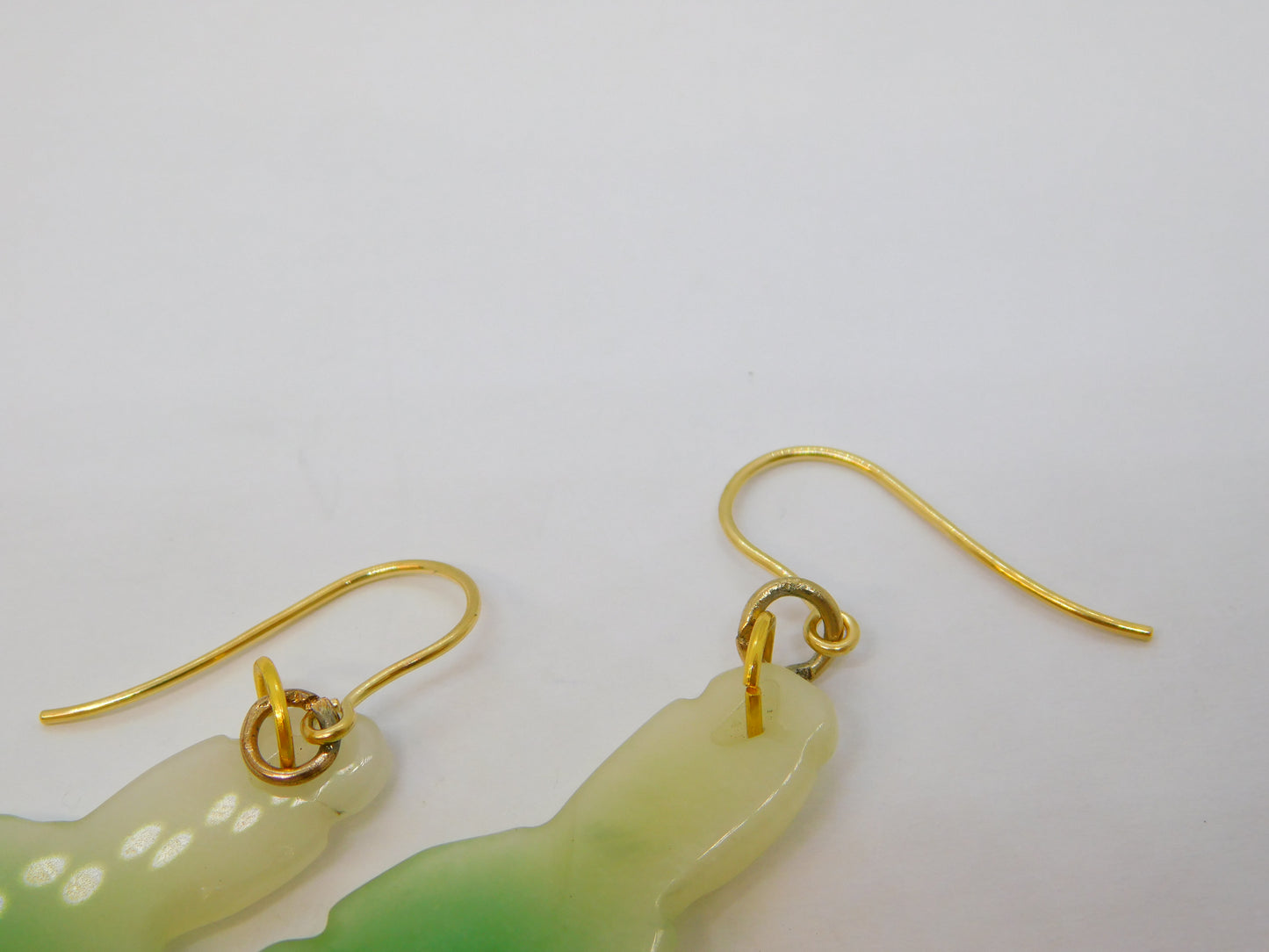 19th Century Chinese Carved Jade Buddha 9ct Yellow Gold Hook Earrings Antique