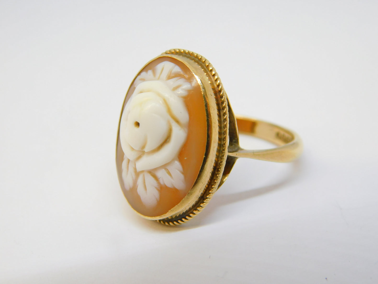 9ct Yellow Gold Carved Floral Shell Cameo Dress Ring Vintage 1970 Birmingham