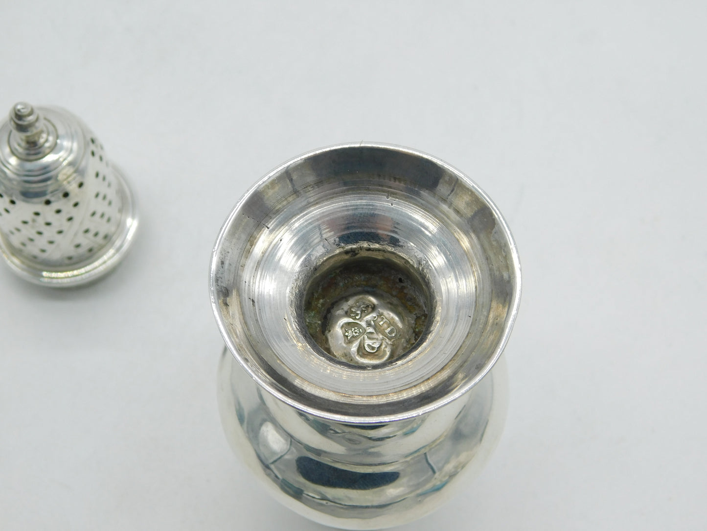 George III Sterling Silver Baluster Muffineer Sugar Caster Antique 1776 London