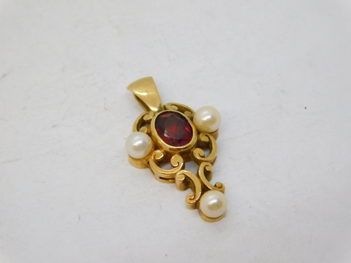 9ct Yellow Gold, Pearl & Garnet Set Floral Drop Pendant Vintage 1996 London
