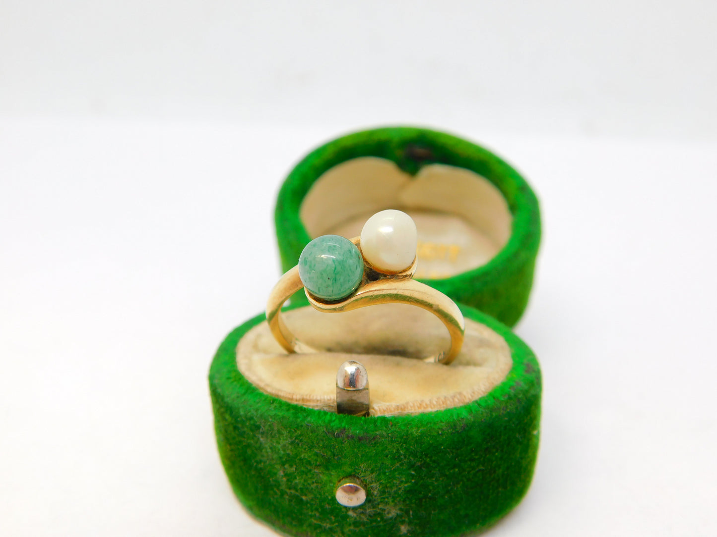 10ct Yellow Gold, Jade & Pearl Toi et Moi Crossover Ring Vintage c1970