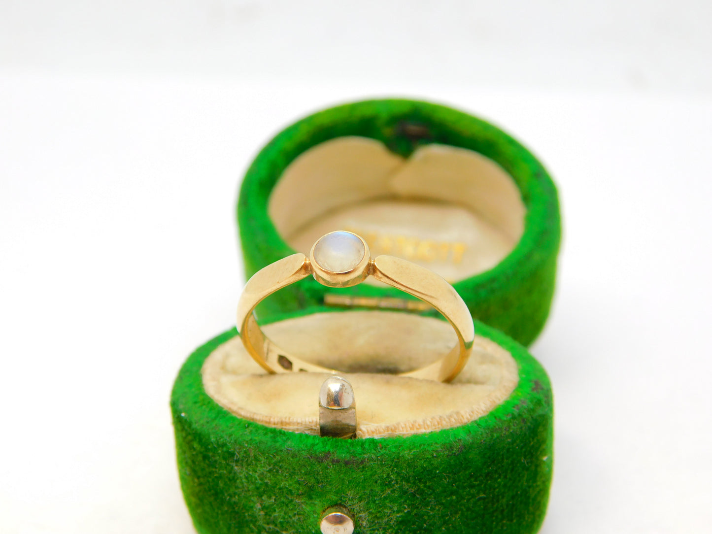 Scottish 9ct Gold & Moonstone Dress Ring by Sidney Beddall Vintage 1978 Edinburgh