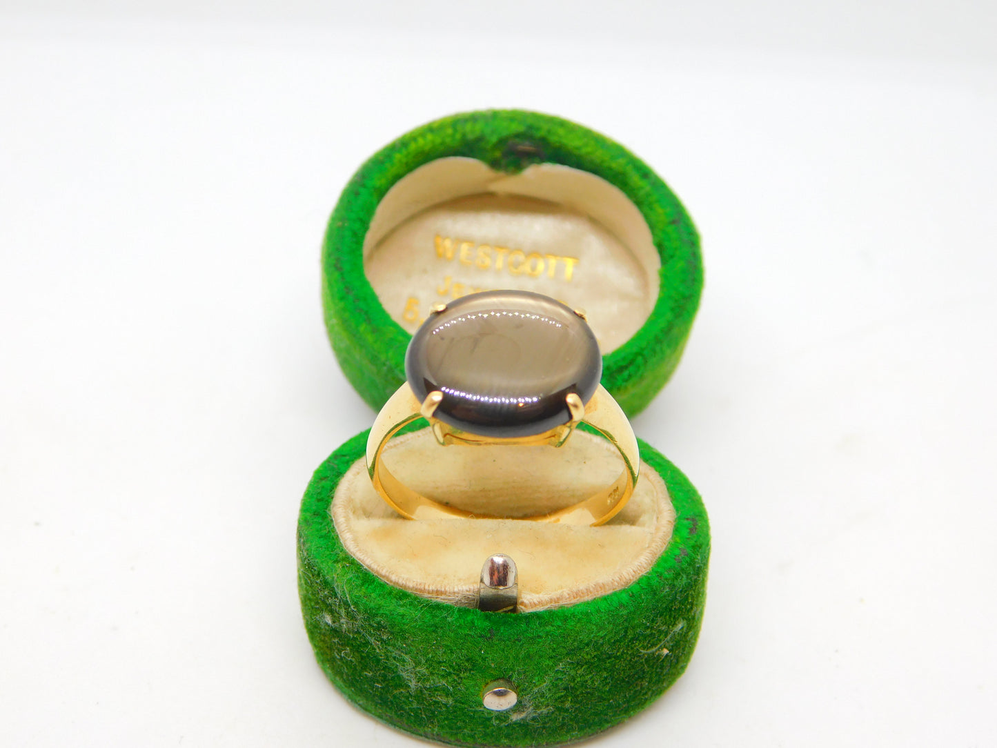 18ct Yellow Gold Cabochon Black Star Sapphire Dress Ring Vintage c1980