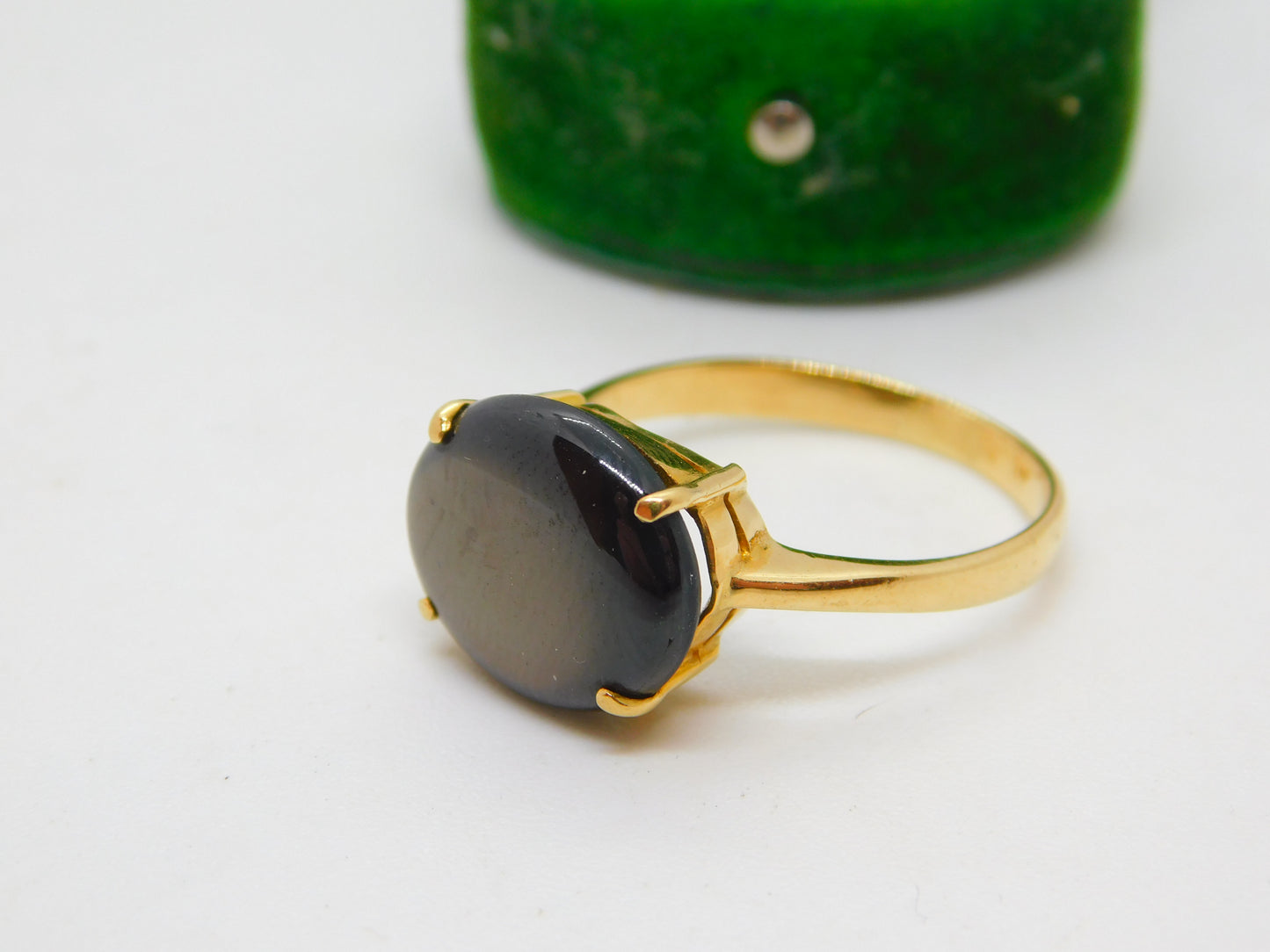 18ct Yellow Gold Cabochon Black Star Sapphire Dress Ring Vintage c1980