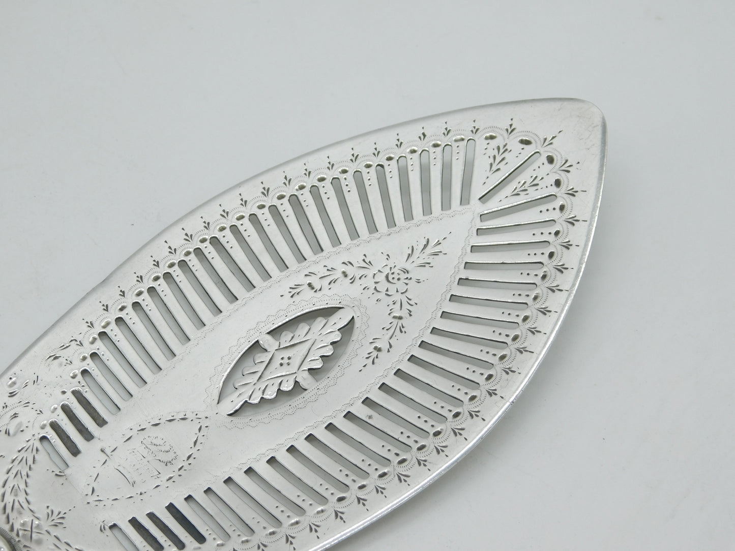 George III Sterling Silver Floral Pattern Fish Slice Antique 1784 London