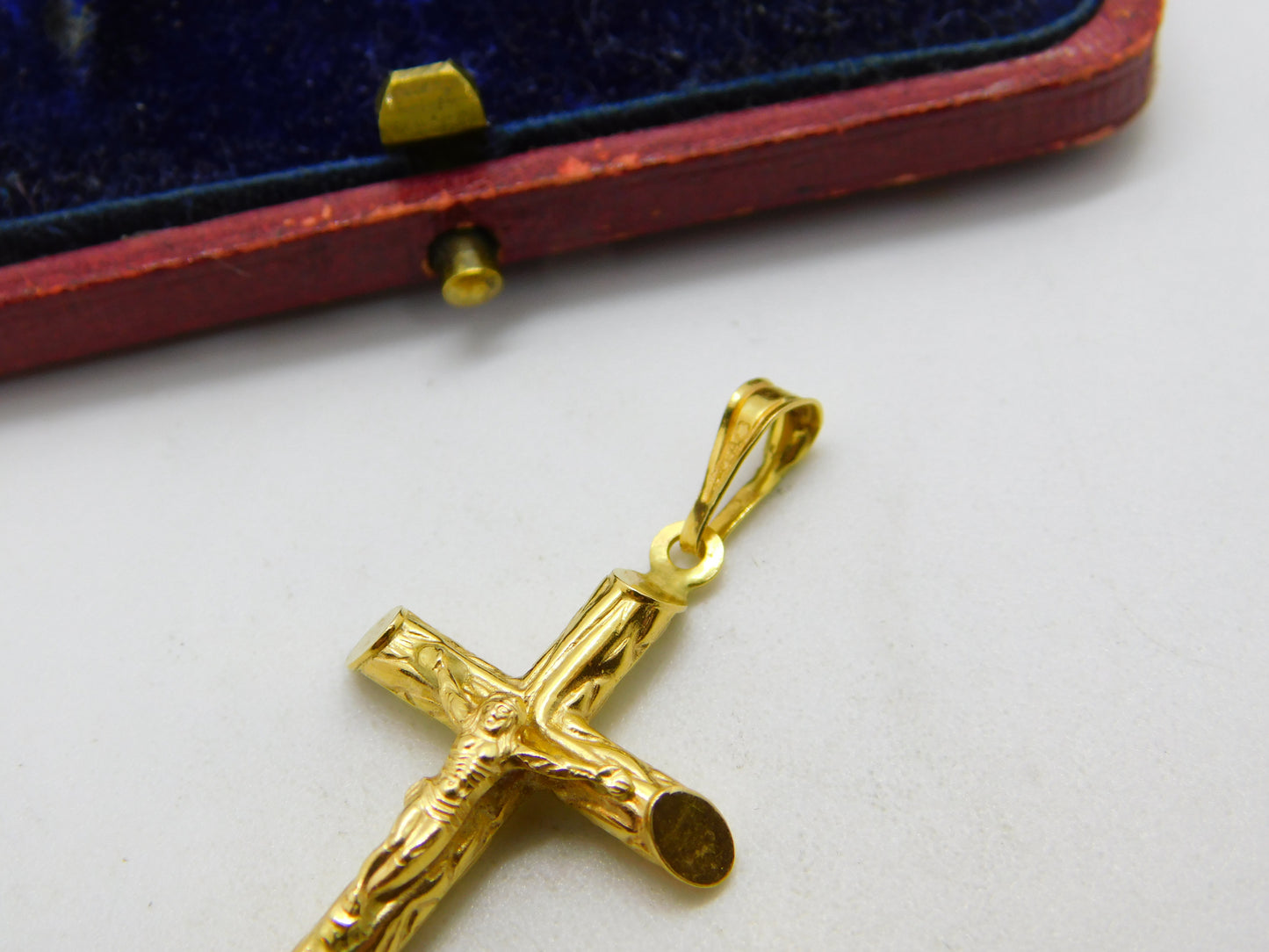 18ct Yellow Gold Corpus Christi Cross Pendant Vintage c1970 Italian