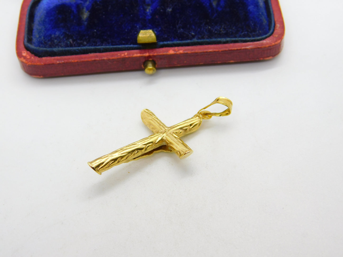 18ct Yellow Gold Corpus Christi Cross Pendant Vintage c1970 Italian