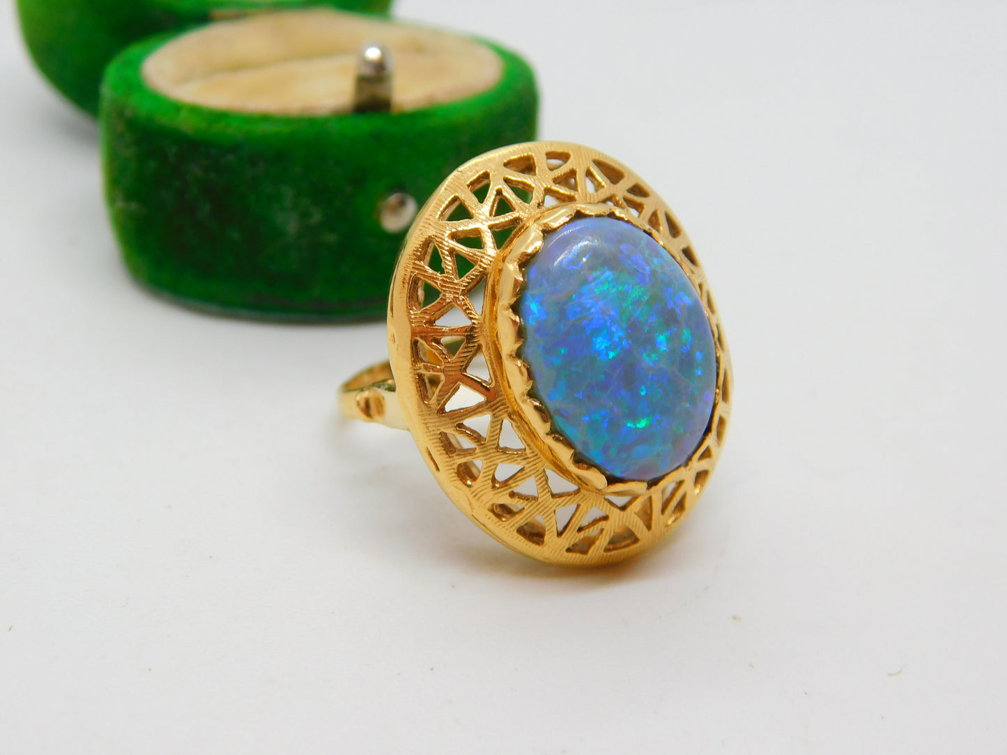 14ct Yellow Gold & Doublet Opal Dome Form Statement Ring Vintage c1970