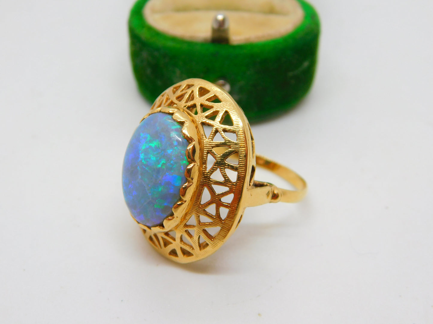 14ct Yellow Gold & Doublet Opal Dome Form Statement Ring Vintage c1970