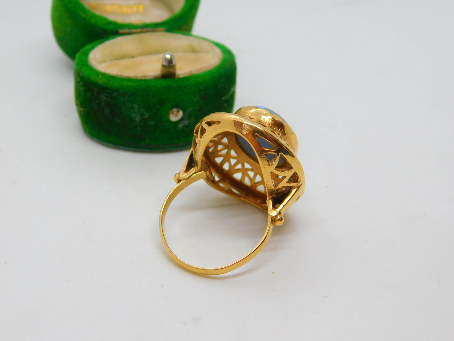 14ct Yellow Gold & Doublet Opal Dome Form Statement Ring Vintage c1970