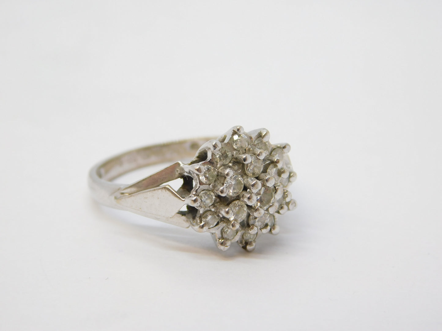 18ct White Gold 18-Stone Diamond Floral Cluster Ring Vintage 1975 London