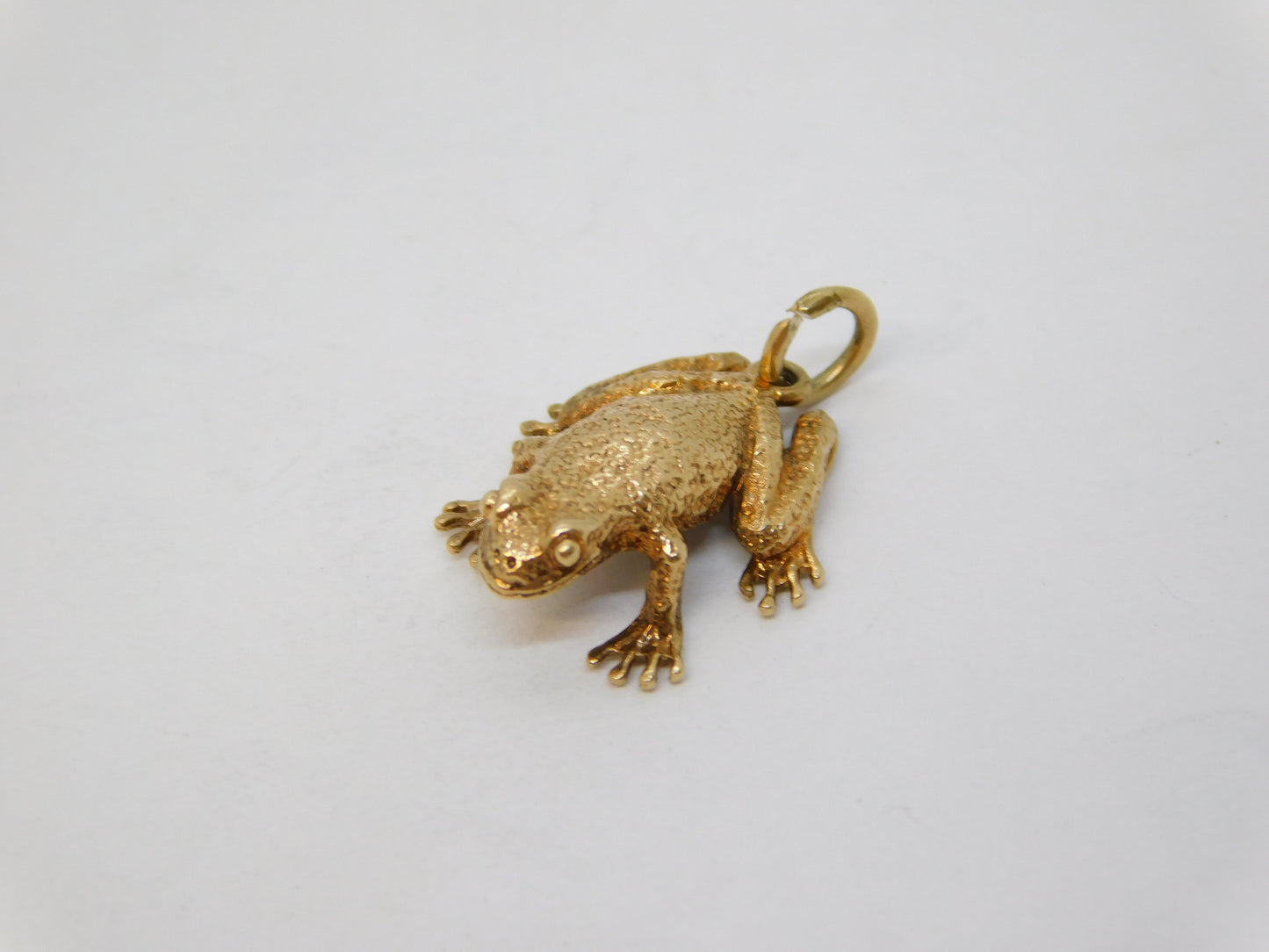 9ct Yellow Gold Frog or Toad Form Charm Pendant Vintage 1974 Birmingham