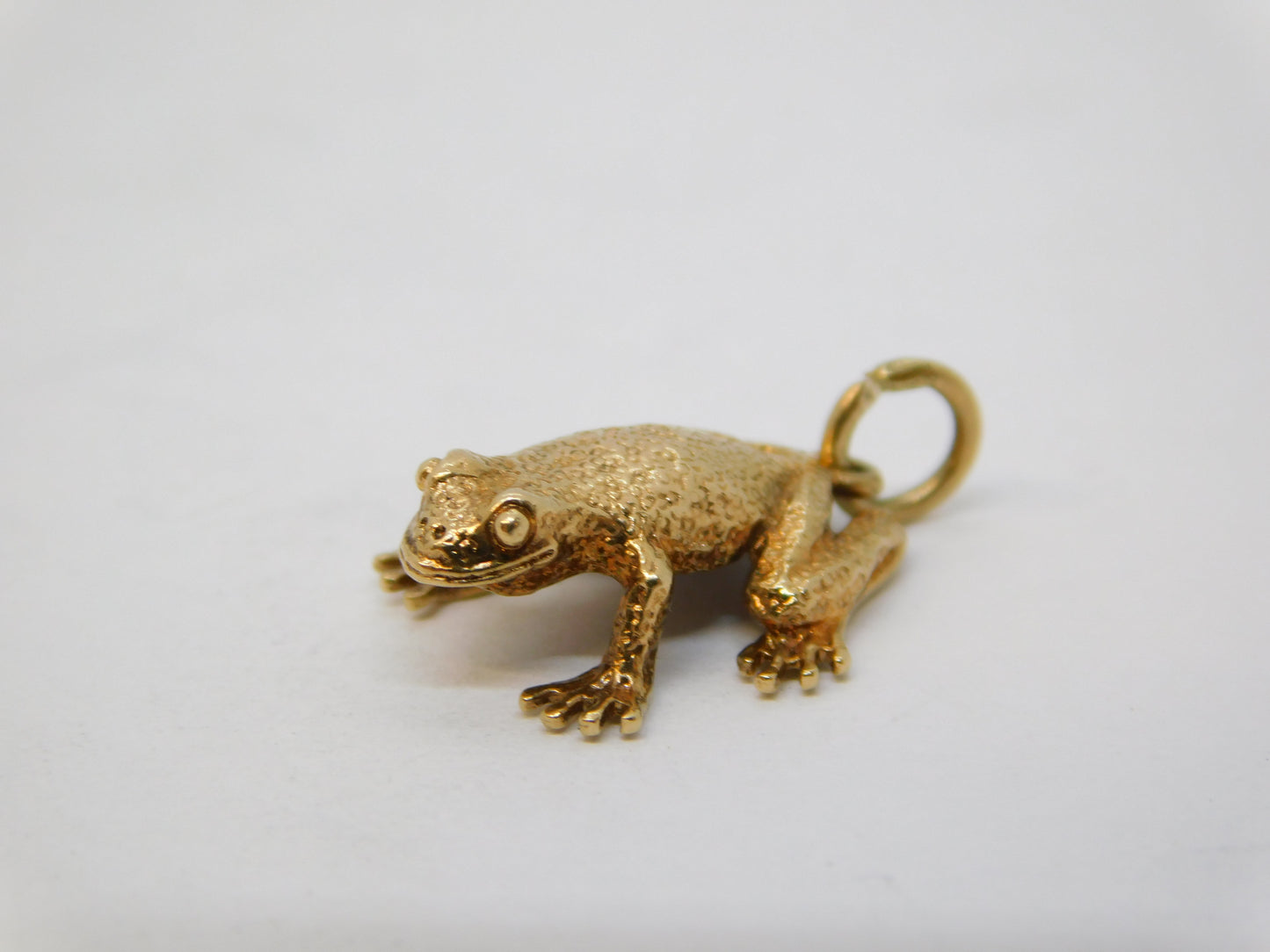 9ct Yellow Gold Frog or Toad Form Charm Pendant Vintage 1974 Birmingham