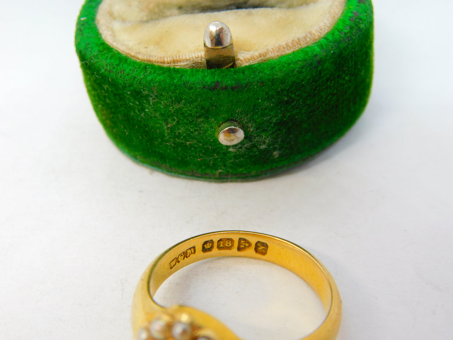 18ct Yellow Gold, Seed Pearl & Hair Set Mourning Ring Antique 1913 Chester