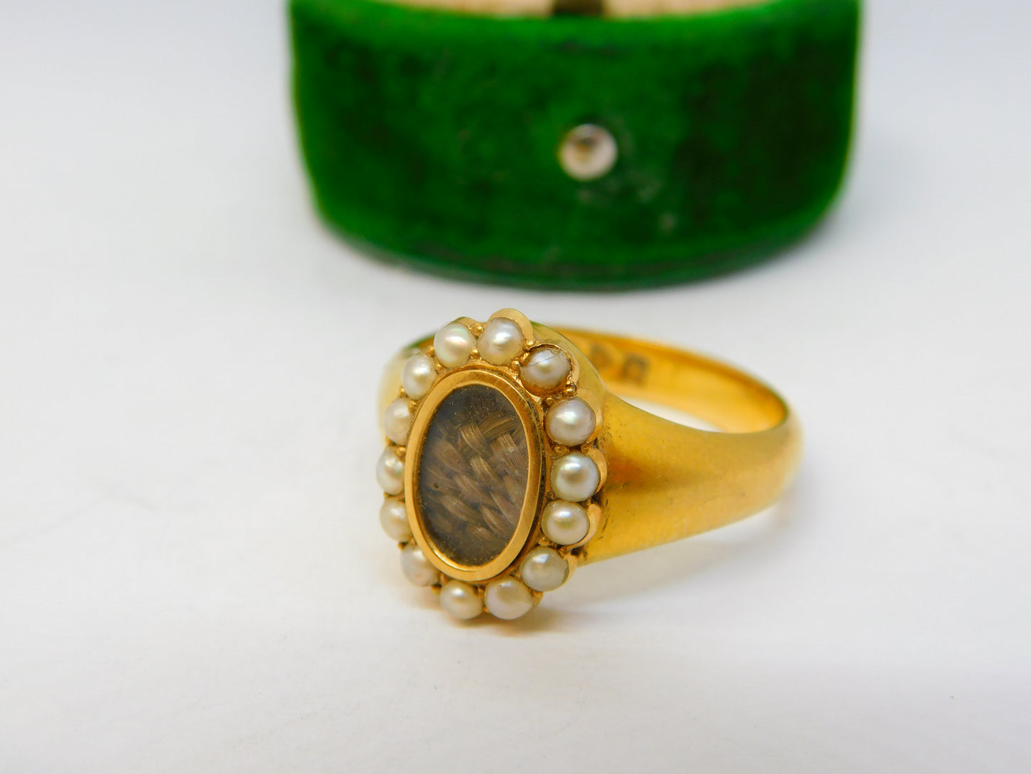 18ct Yellow Gold, Seed Pearl & Hair Set Mourning Ring Antique 1913 Chester
