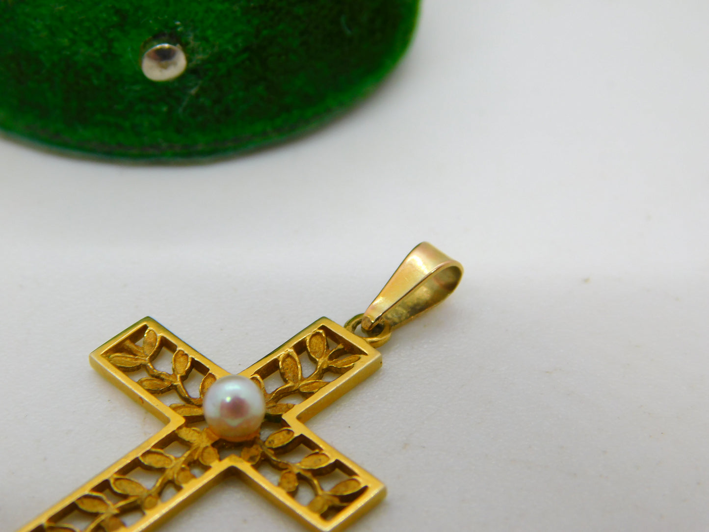 Edwardian 9ct Yellow Gold Pearl Set Floral Cross Pendant Antique c1910