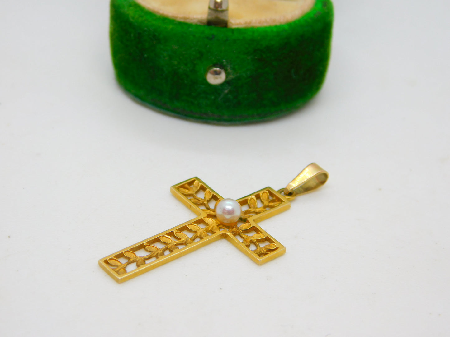 Edwardian 9ct Yellow Gold Pearl Set Floral Cross Pendant Antique c1910