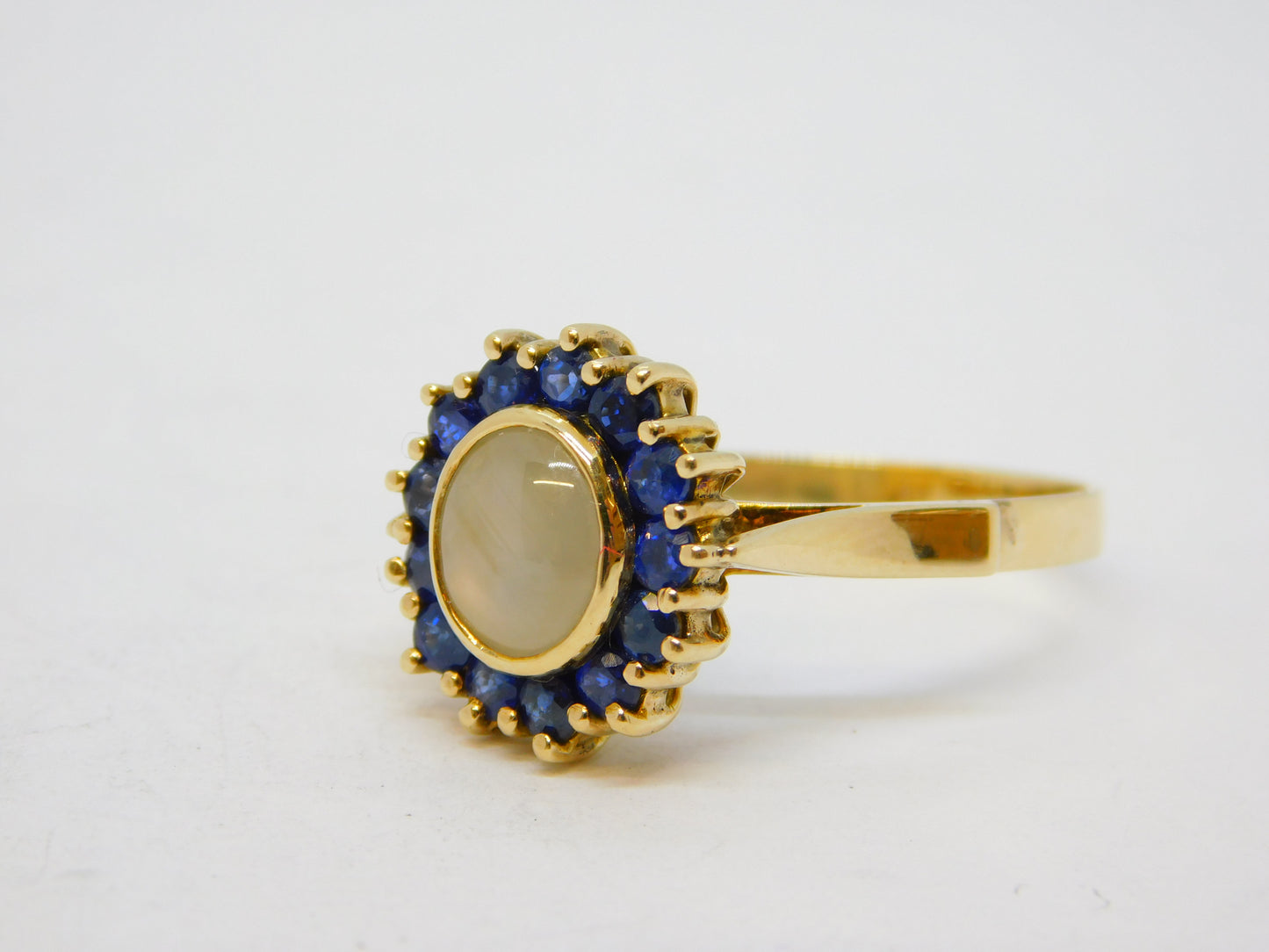 14ct Gold, White Star Sapphire & Blue Sapphire Cluster Ring Vintage c1960