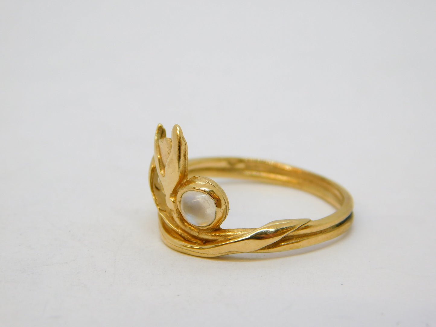 Scottish 9ct Yellow Gold & Moonstone Floral Dress Ring Vintage 1986 Edinburgh