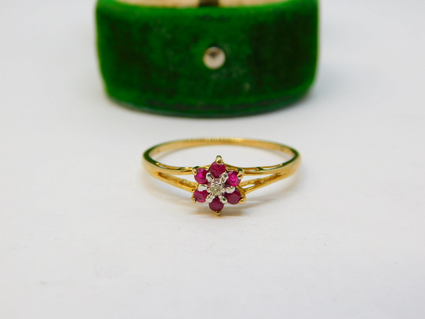 9ct Yellow Gold, Ruby & Diamond Floral Cluster Ring Vintage c1990 Sheffield