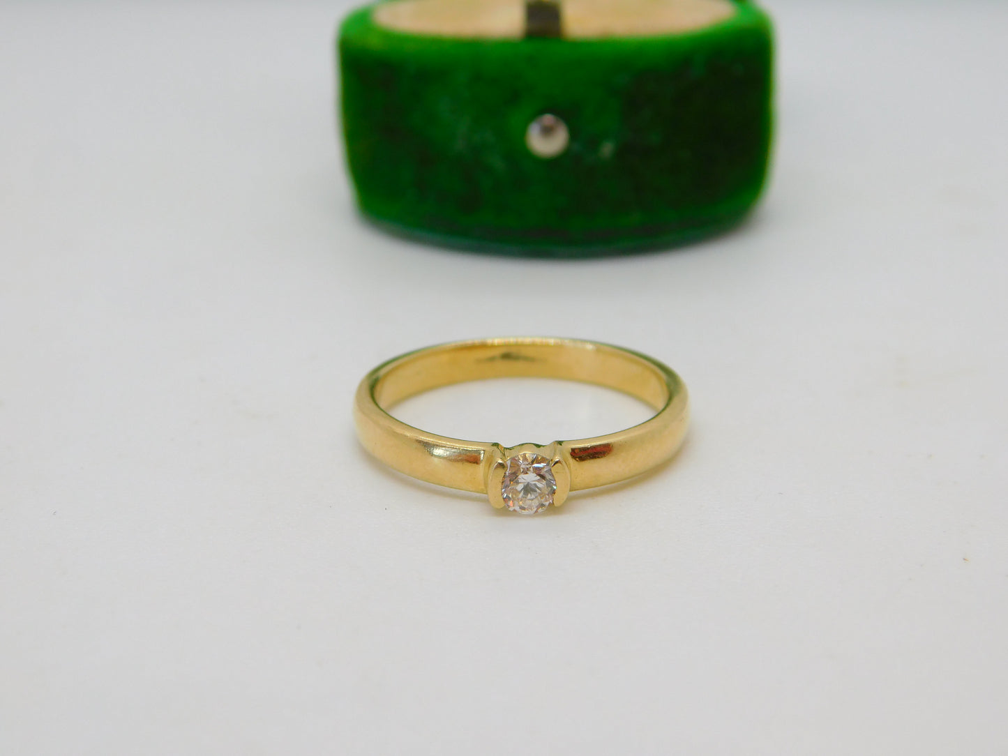 14ct Yellow Gold 0.1ct Cushion Cut Diamond Solitaire Ring Vintage c1970