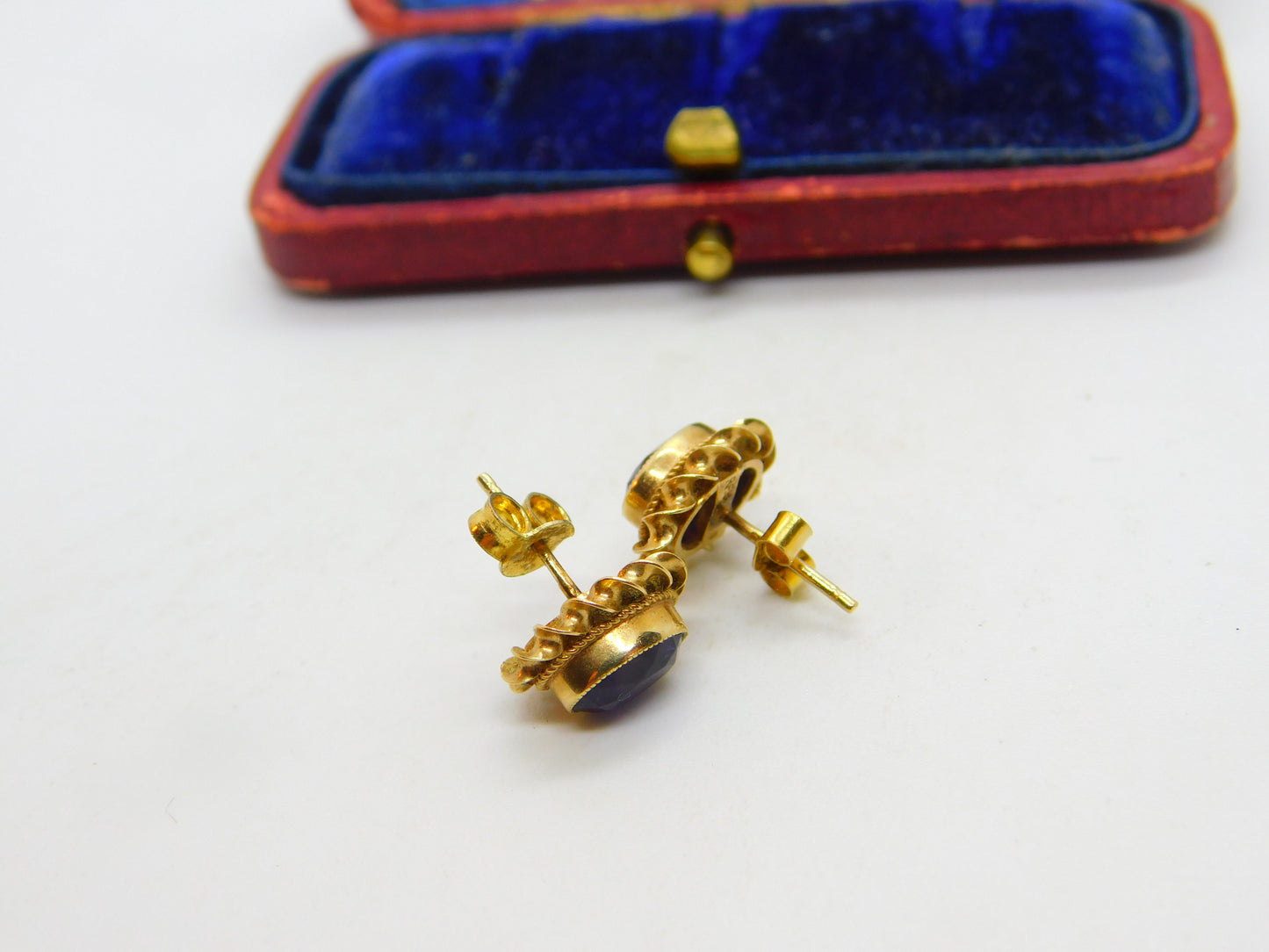 9ct Yellow Gold & Faceted Amethyst Floral Stud Earrings Vintage c1970