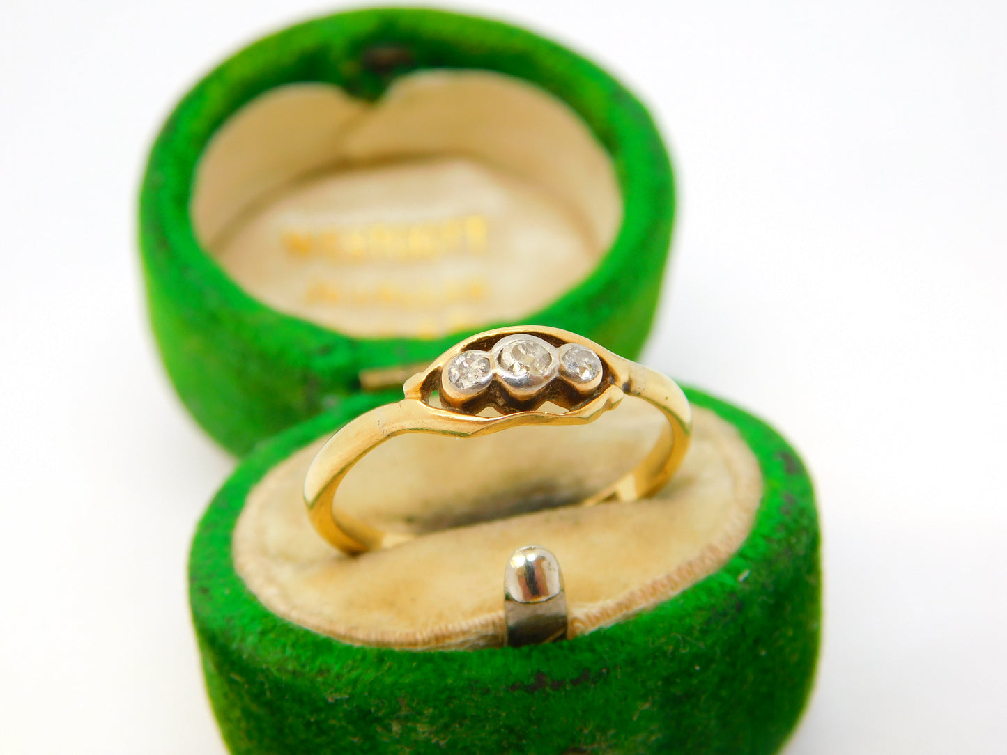 Victorian 18ct Yellow Gold Three-Stone Diamond Dress Ring Antique c1890