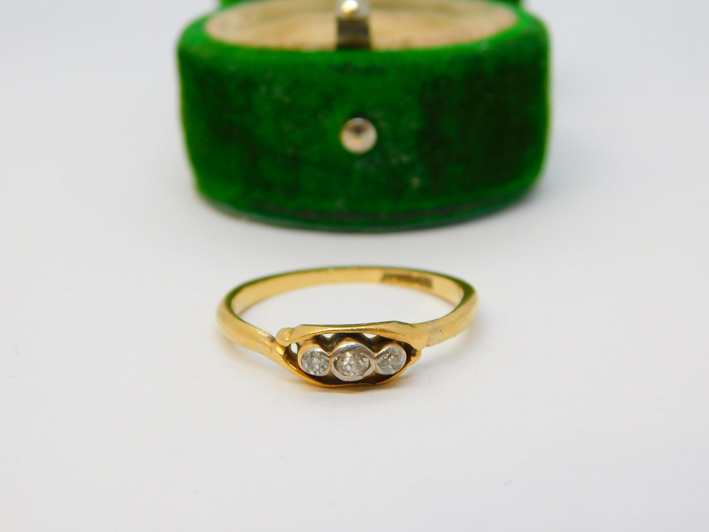 Victorian 18ct Yellow Gold Three-Stone Diamond Dress Ring Antique c1890