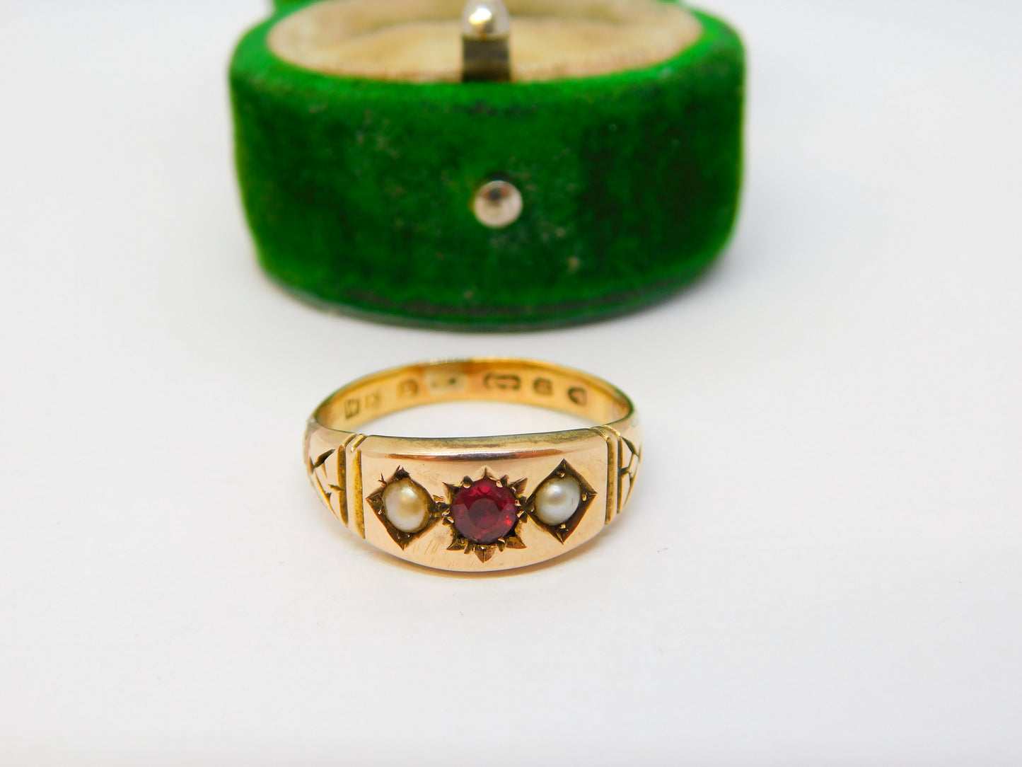 Victorian 22ct Yellow Gold, Garnet & Seed Pearl Boat Ring Antique 1857 Birmingham