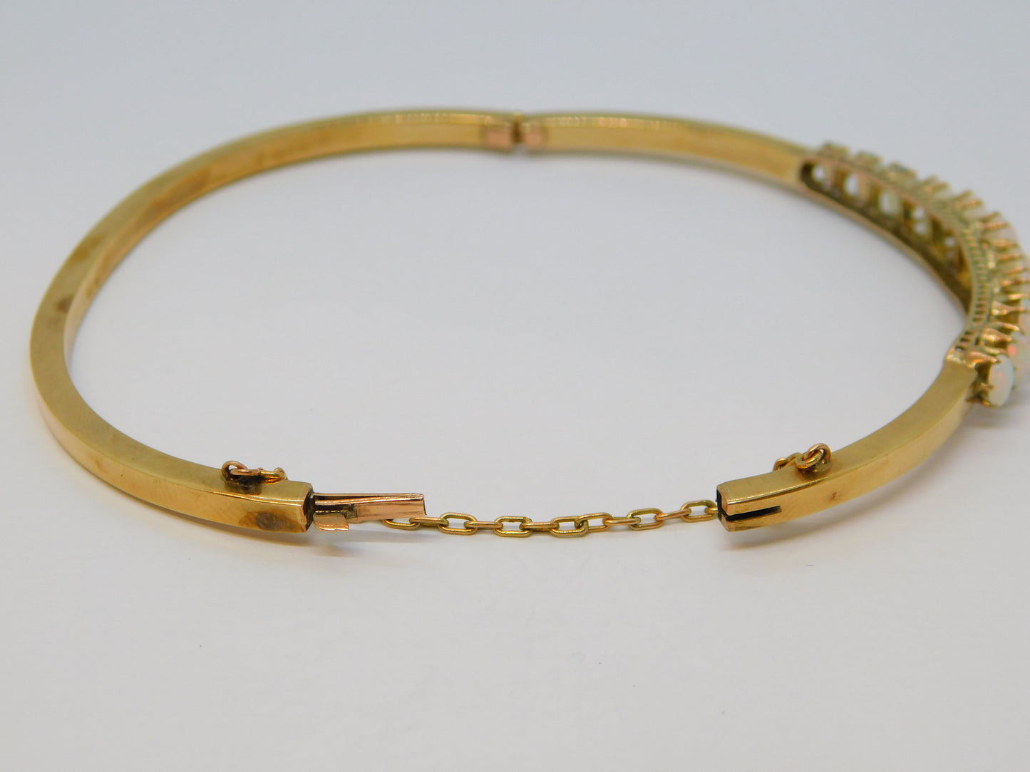 Victorian 15ct Yellow Gold Graduating Australian Opal Bangle Antique c1890