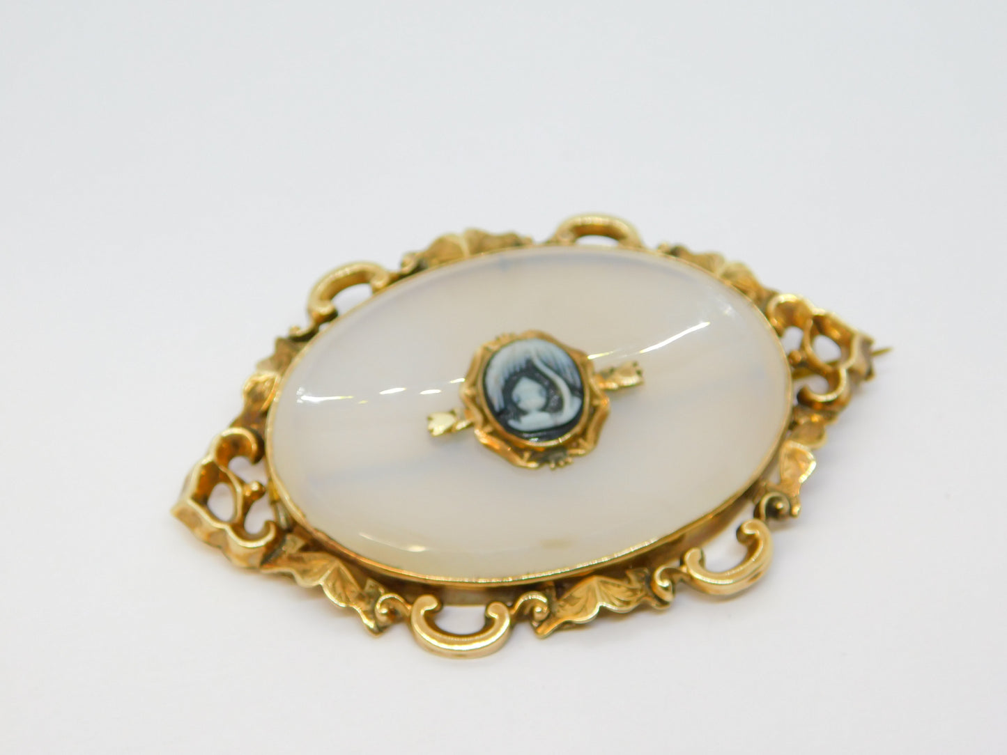 Victorian 15ct Gold, Chalcedony Agate & Hardstone Urn Mourning Brooch Antique c1860