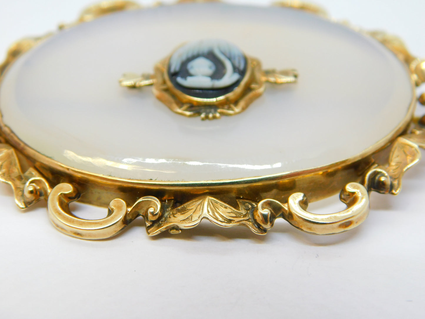 Victorian 15ct Gold, Chalcedony Agate & Hardstone Urn Mourning Brooch Antique c1860